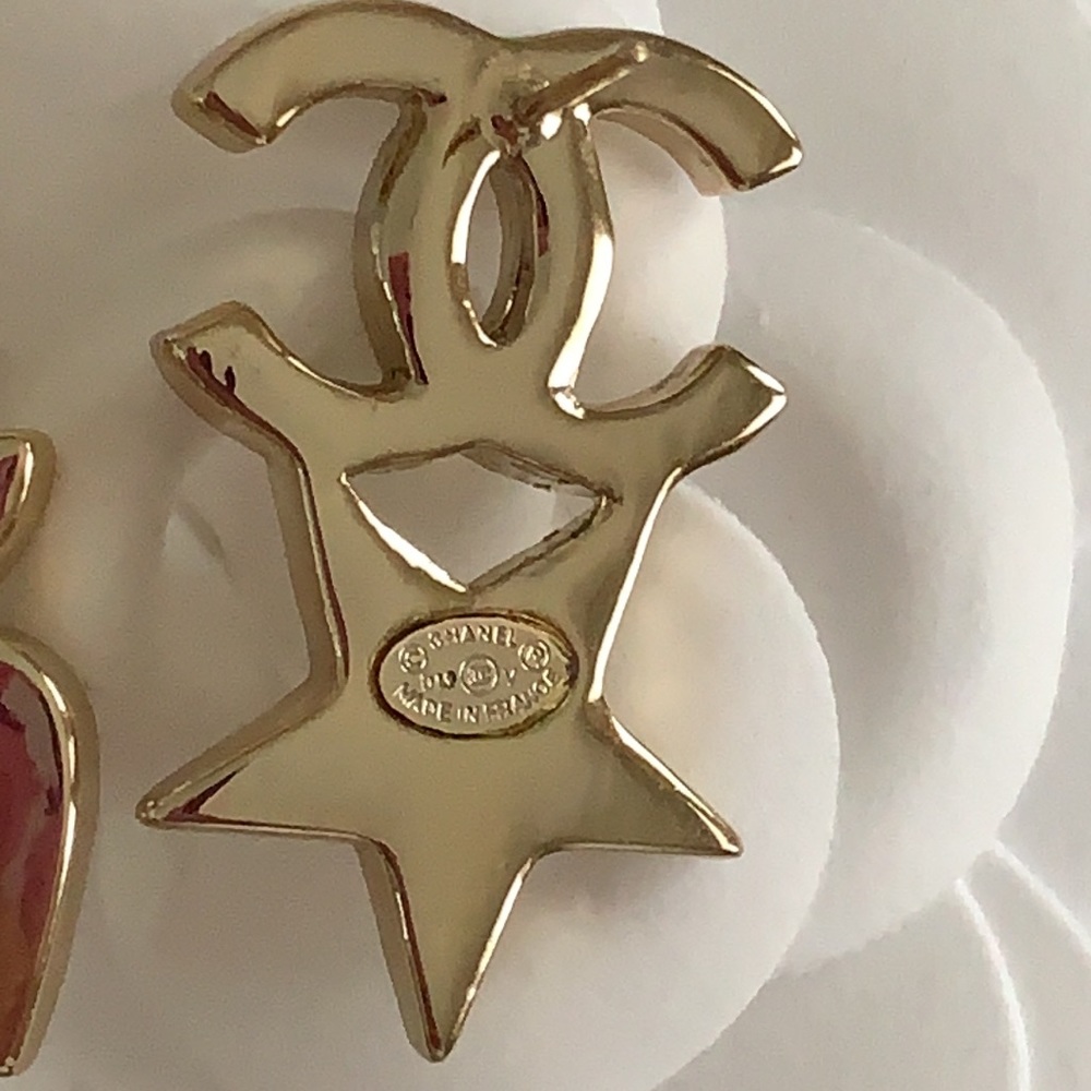 LAST CHANCE SALE❤️❤️❤️
Chanel Crystal Star and Heart Stud Earrings - Picture 8 of 12